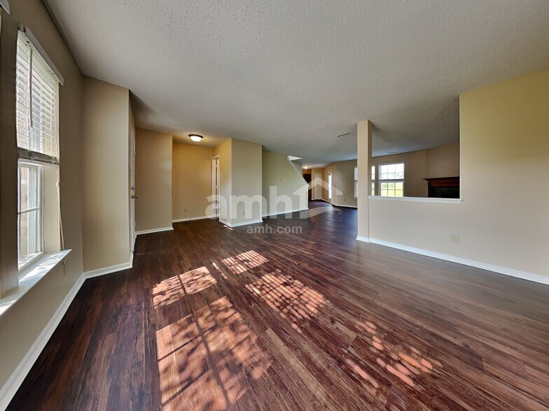 Building Photo - 8330 S Rising Sun Dr