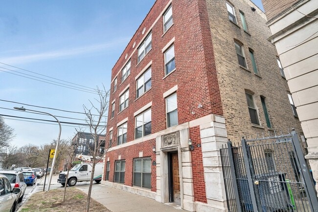 Building Photo - 1410 W Sunnyside Ave