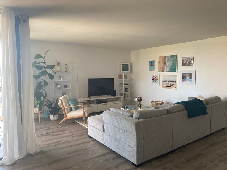 Building Photo - 950 Egret Cir