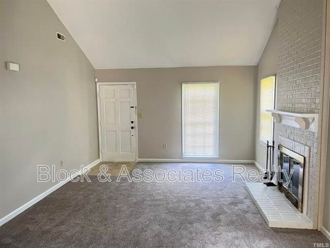 Building Photo - 2708 Heathersmith Ct
