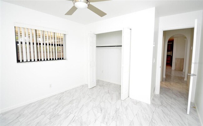 Building Photo - 1313 Mango Ave