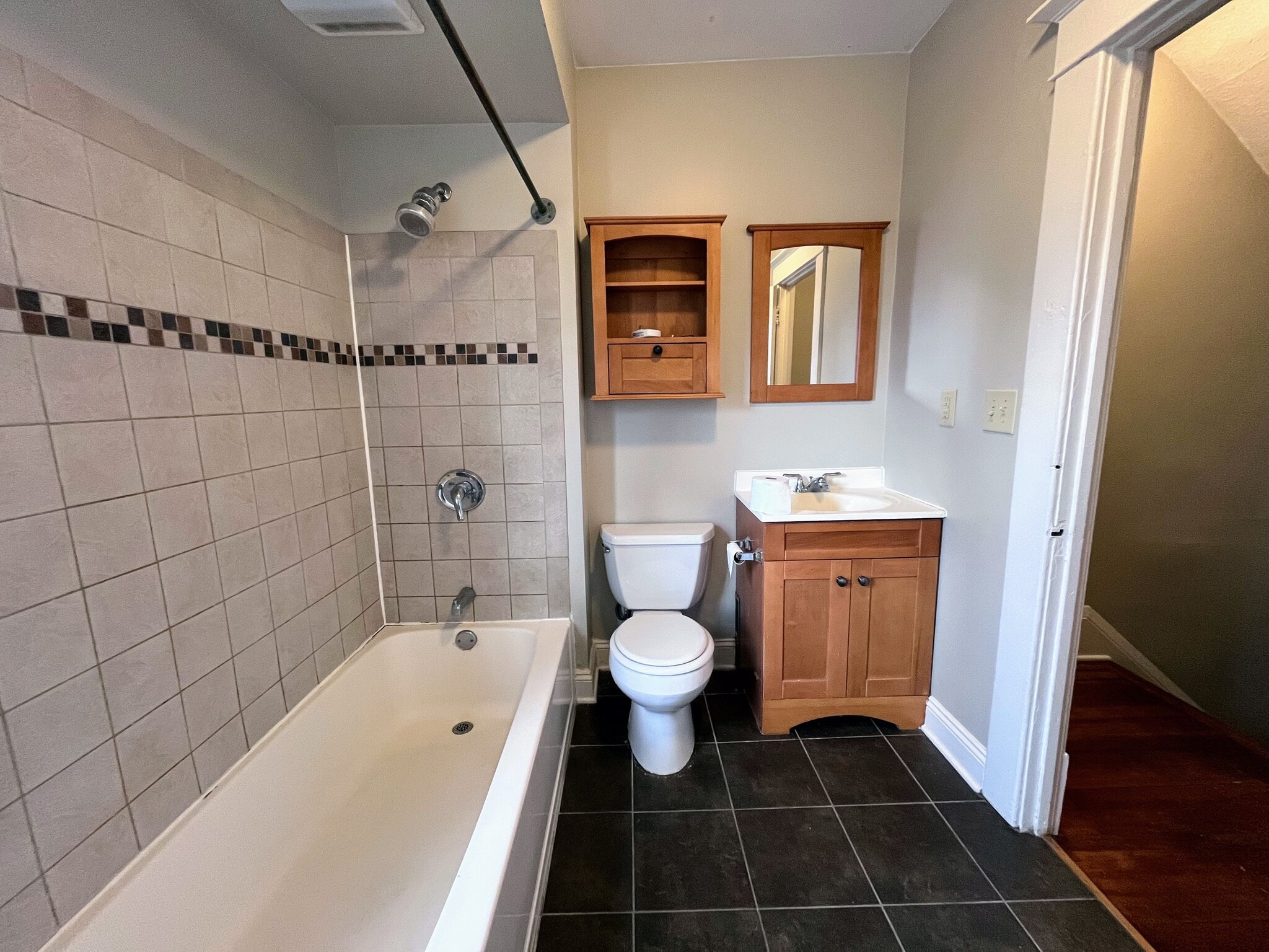 Building Photo - 709 Lafayette Ave SE