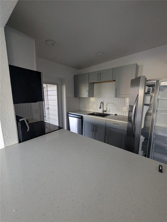 Building Photo - 928 S Bumby Ave