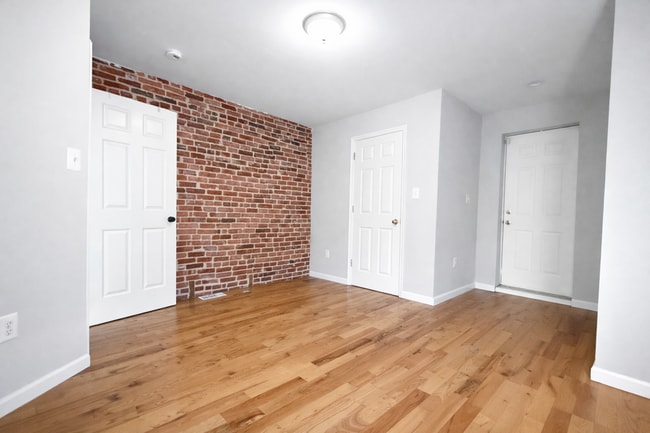 Building Photo - Beautiful Three-Bedroom Home In Baltimore