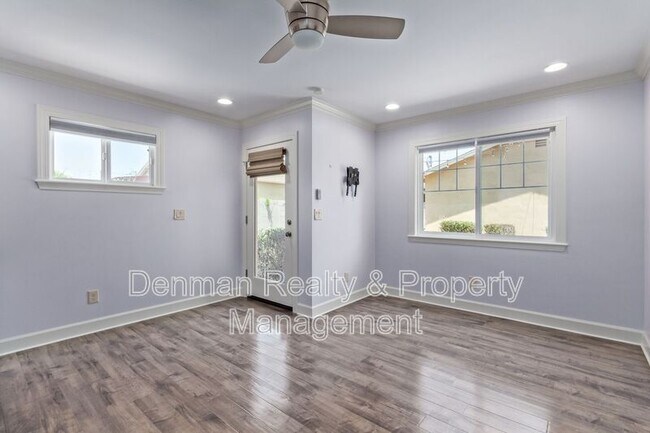 Building Photo - 1513 E Earll Dr