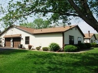 Building Photo - 631 E Waterloo Ct