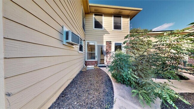 Building Photo - 17319 Jackson Pines Dr