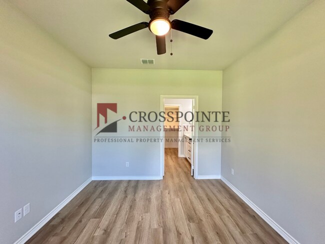 Building Photo - 2408 Henshaw Crk Dr