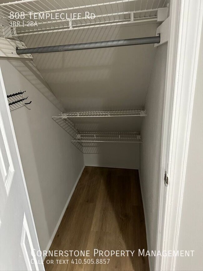 Building Photo - 808 Templecliff Rd