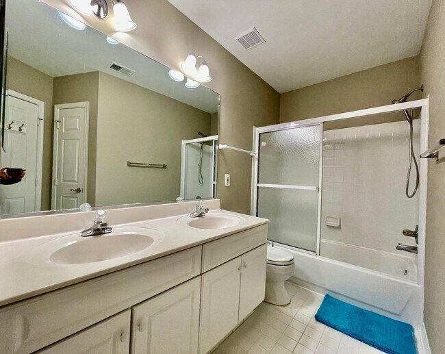 Building Photo - 1030 Grand Oak Way