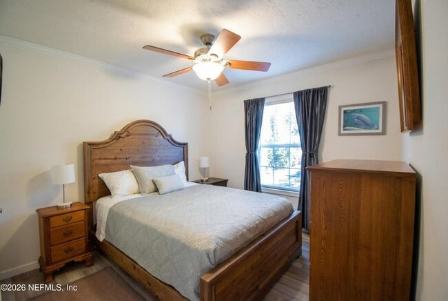 Building Photo - 204 Lakeview Dr