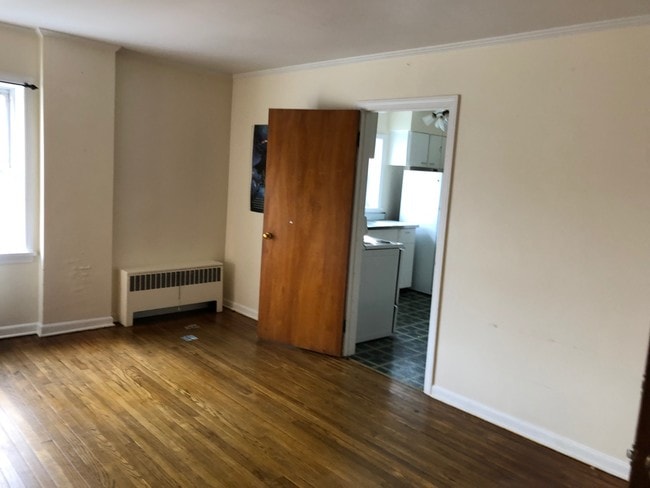 Building Photo - 211 S Green St