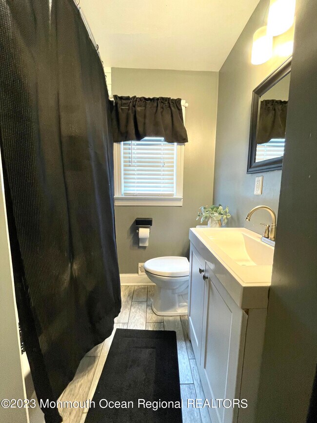 Building Photo - 1414 Treeneedle Rd