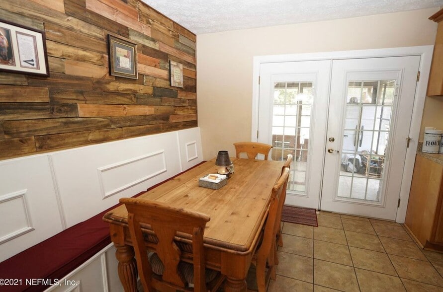 Building Photo - 8229 Frost St N