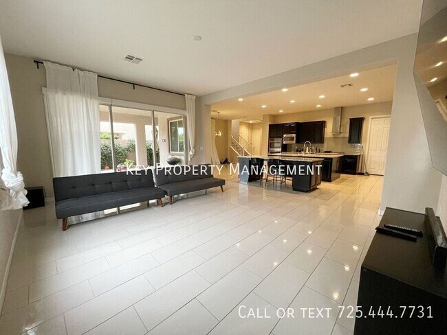 Building Photo - SPACIOUS AND UPGRADED 4 BEDROOM HOME NEAR ...