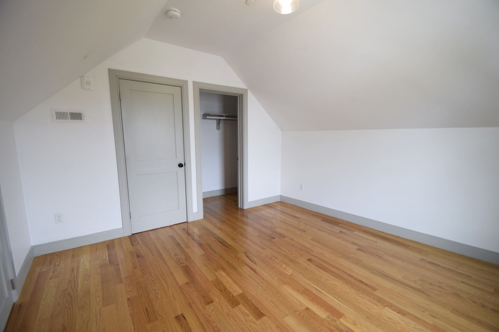 Building Photo - 15 Maywood St
