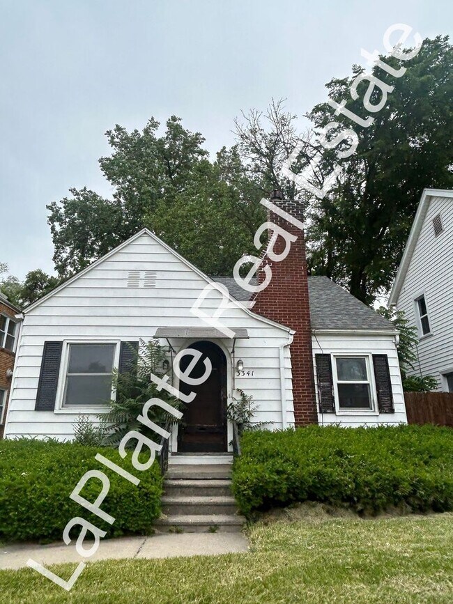 Primary Photo - 3341 Douglas Rd