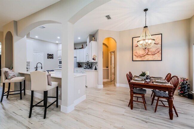 Building Photo - 10010 Forest Spring Ln