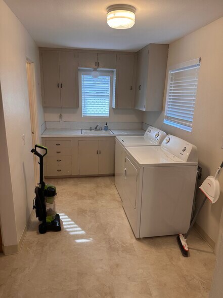 Building Photo - 8018 MacArthur Blvd