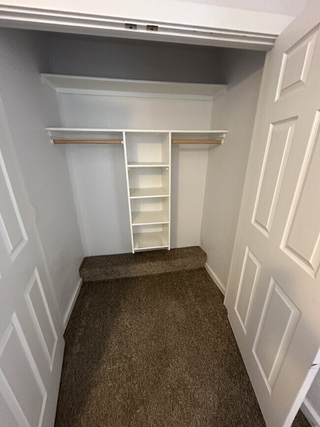 Building Photo - "Charming Little 2-Bedroom Gem on North 5th Street with Elegant Granite Touches!"