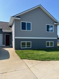 Building Photo - 3212 Babylon Rd