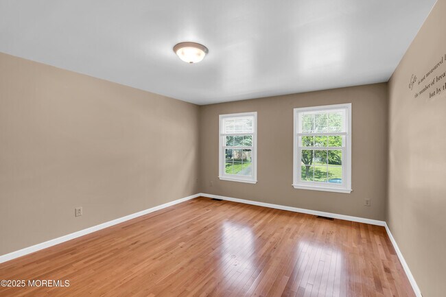 Building Photo - 94 Heritage Dr