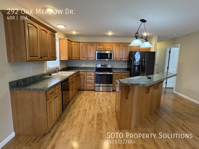 Building Photo - 292 Oak Meadow Dr