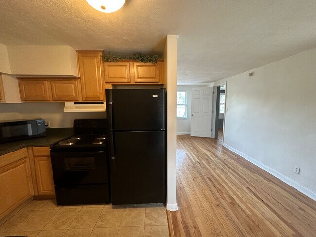 Building Photo - Beautiful 2Bed & 1Bath ON THE WATER in St....