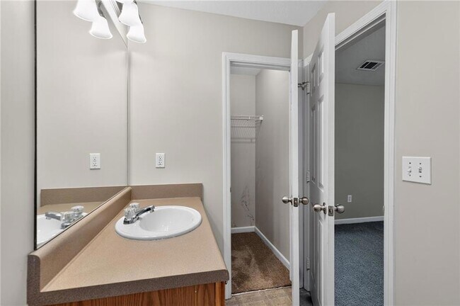 Building Photo - 2161 Del Lago Cir