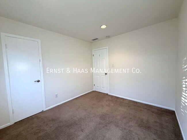 Building Photo - 6926 E Rendina St