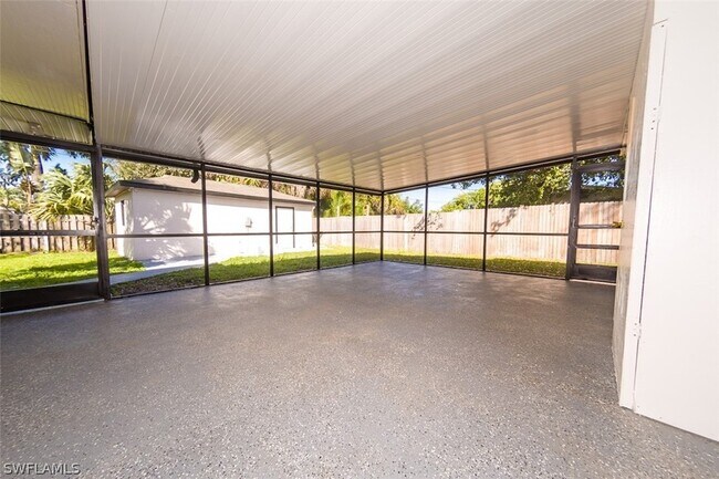 Building Photo - 4330 Deleon St