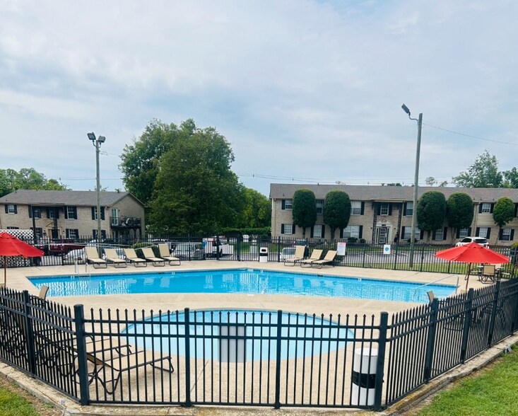 Building Photo - 300 Berkley Dr