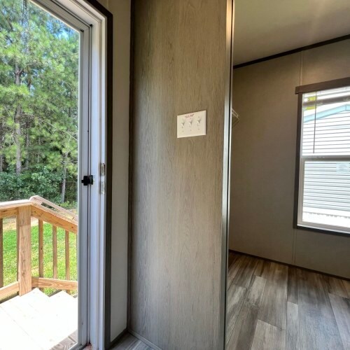Building Photo - 329 Beaver Dam Cir