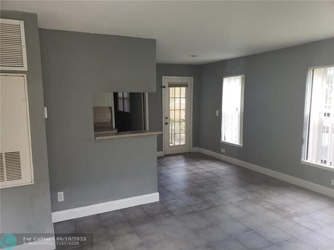 Building Photo - 8761 NW 39th St