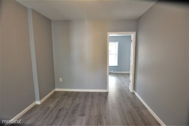 Building Photo - 4 br, 1 bath House - 322 Hanover Ave