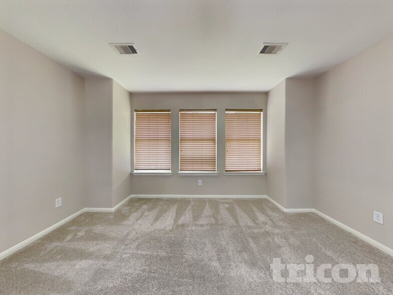 Building Photo - 8523 W Highlands Crossing