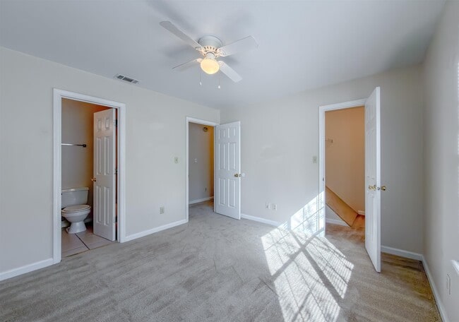 Building Photo - 696 Timberwood Cir E