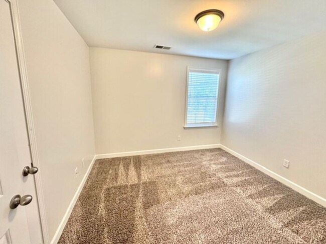 Building Photo - Now Leasing a 4-Bedroom 2.5 Bath In Olive ...