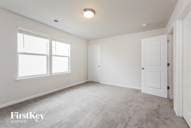 Building Photo - 608 Okame Ct