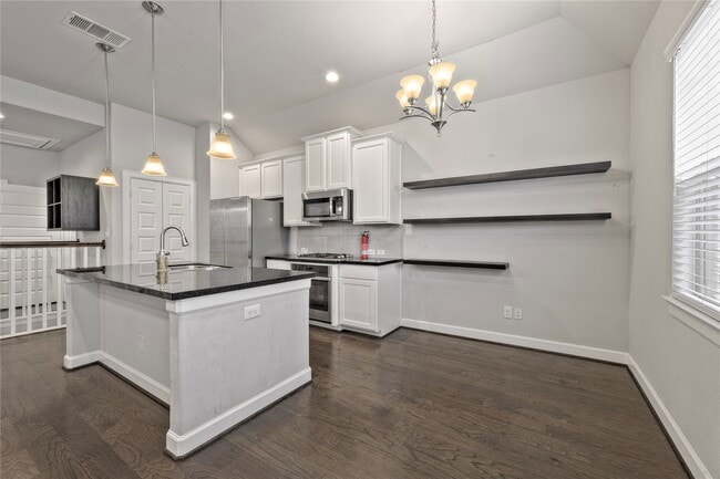 Building Photo - 11915 Oakmont Valley Trace