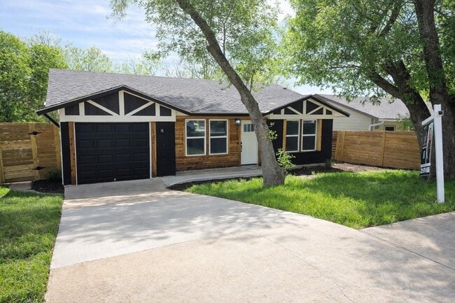 Building Photo - 6913 Shannon Dr