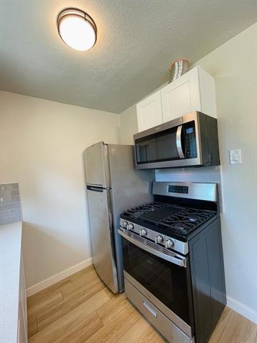 Building Photo - 1605 Hawthorne Ln