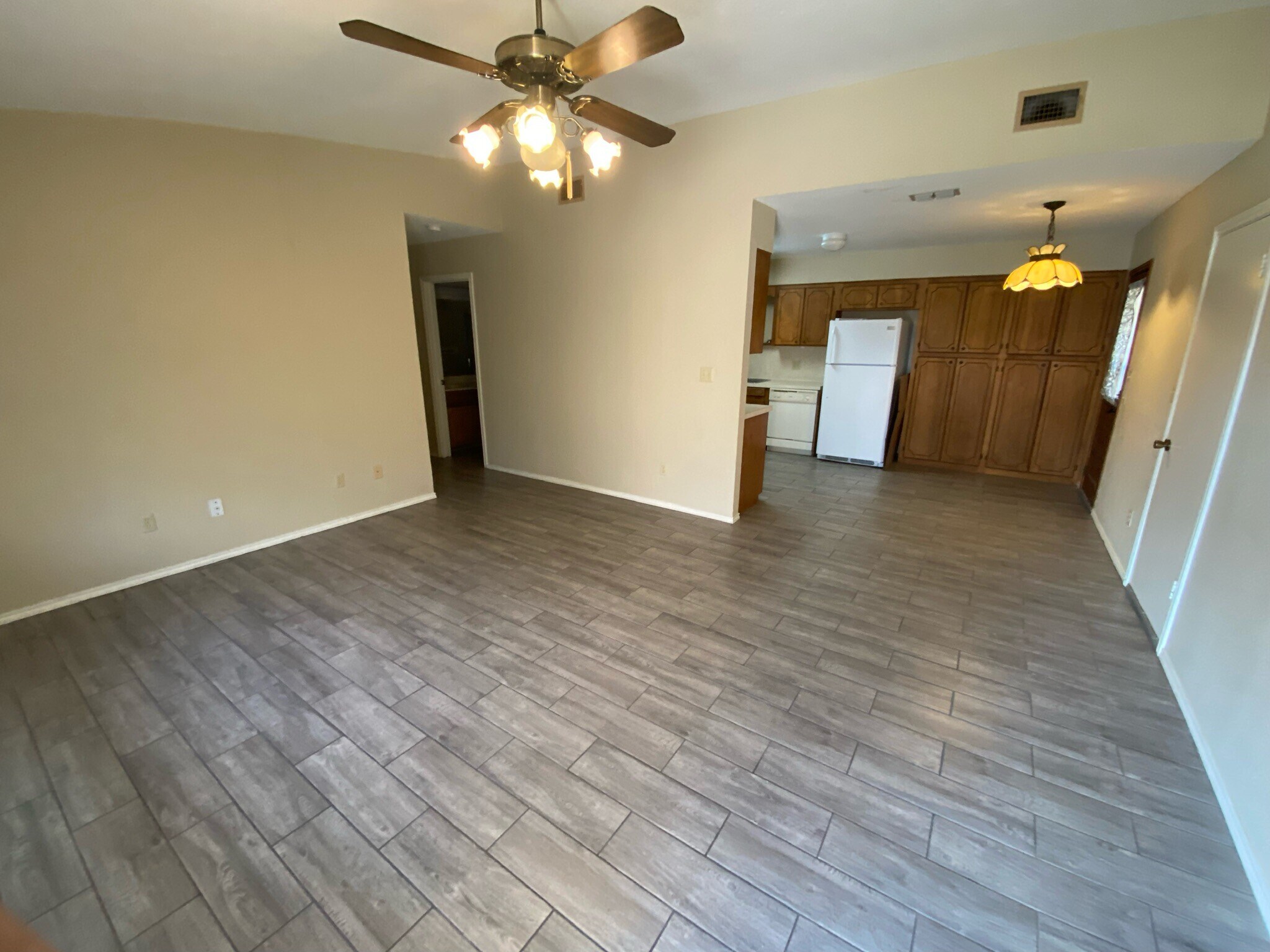 Living area - 2022 Mourning Dove Cir