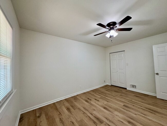 Building Photo - 508 Landers Dr SW