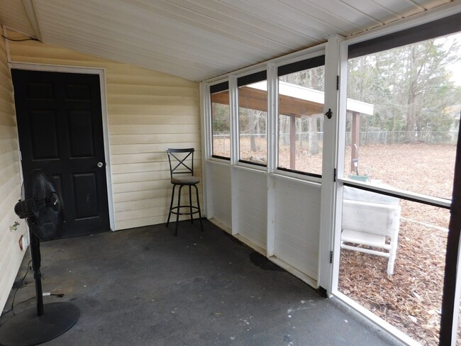 Building Photo - 842 Halifax Cir