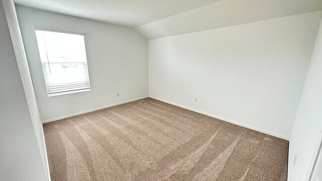 Building Photo - 113 Allegro Dr