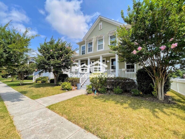 Building Photo - 3304 Patrick Henry Dr
