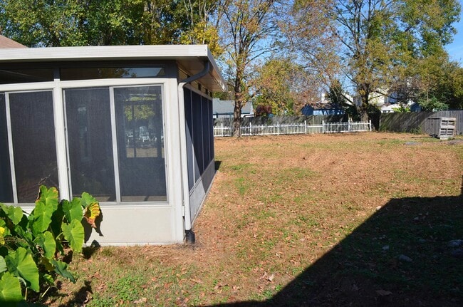 Building Photo - 1504 Glenmont Ct