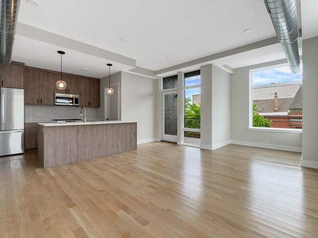 Building Photo - 3208 N Southport Ave