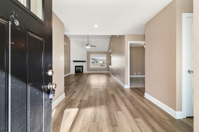 Building Photo - 513 Burgess CT